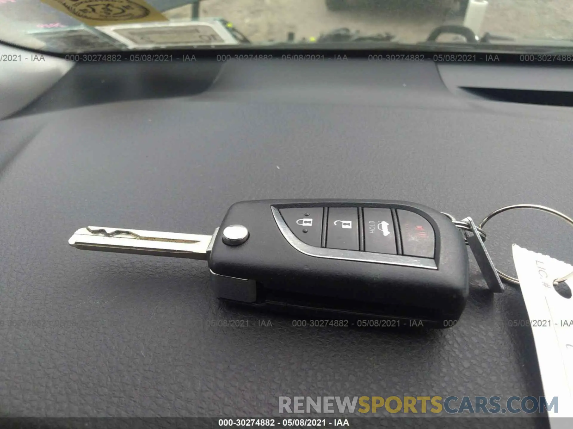 11 Photograph of a damaged car 4T1B11HK6KU686117 TOYOTA CAMRY 2019