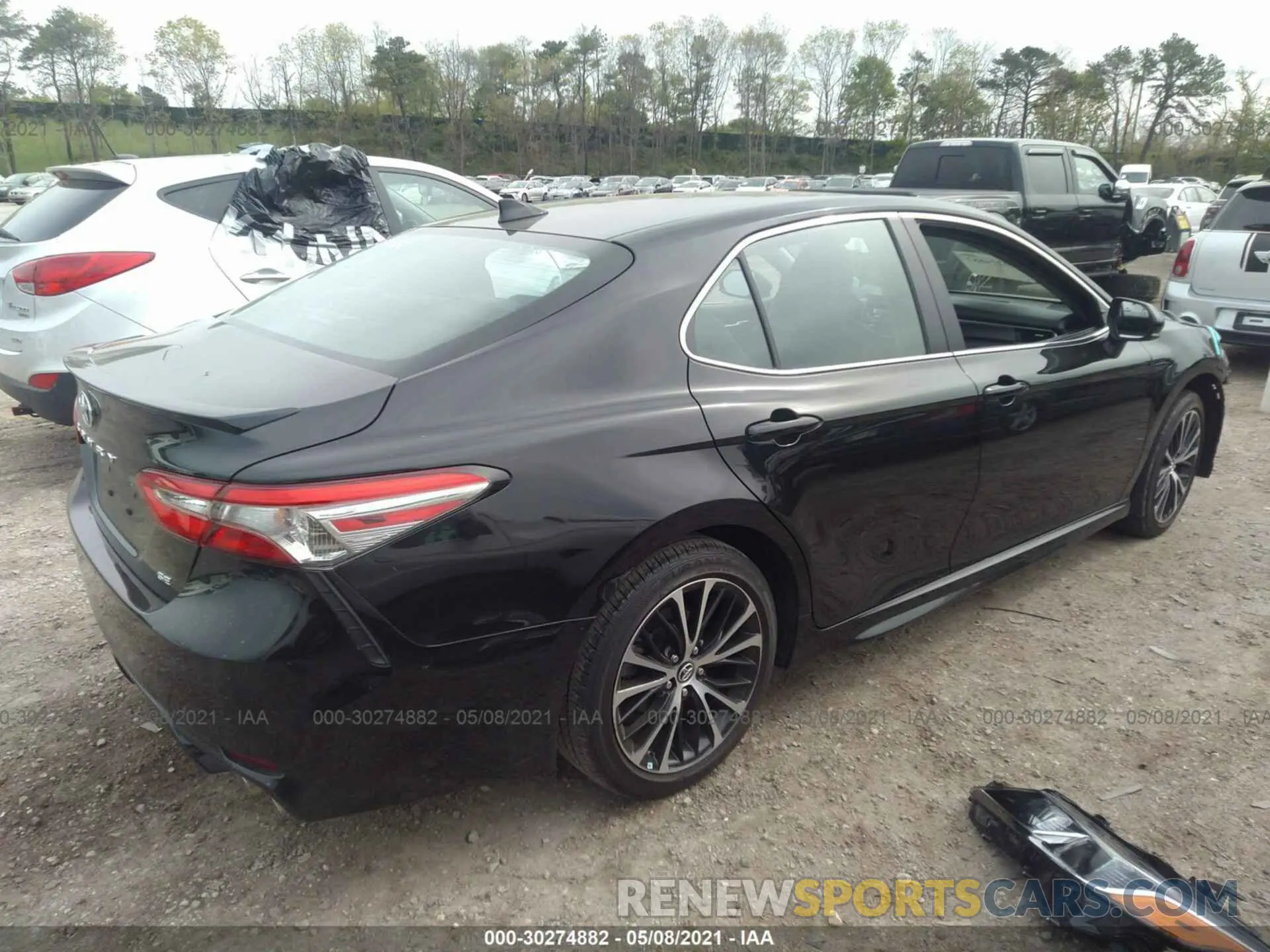 4 Photograph of a damaged car 4T1B11HK6KU686117 TOYOTA CAMRY 2019