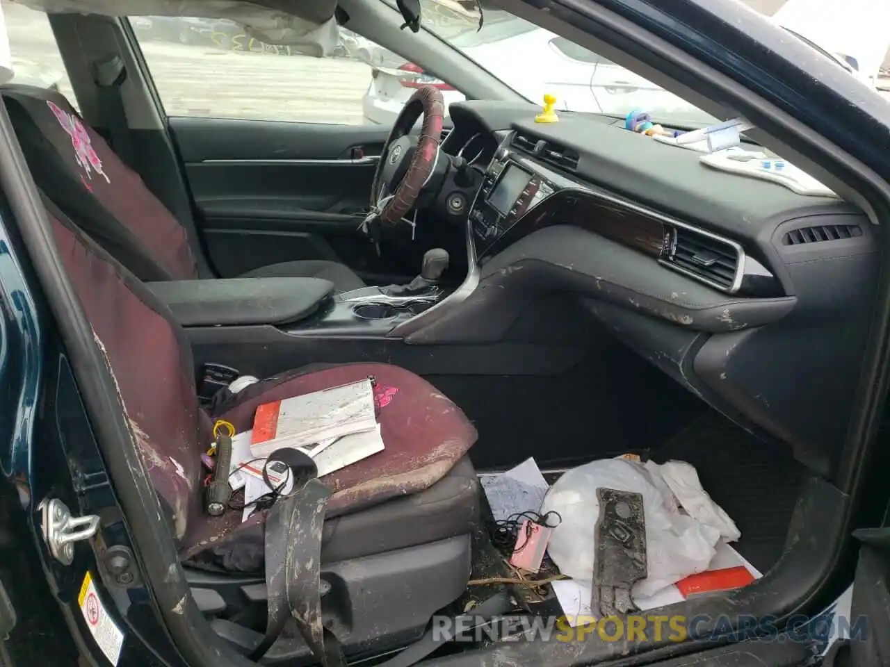 5 Photograph of a damaged car 4T1B11HK6KU687218 TOYOTA CAMRY 2019