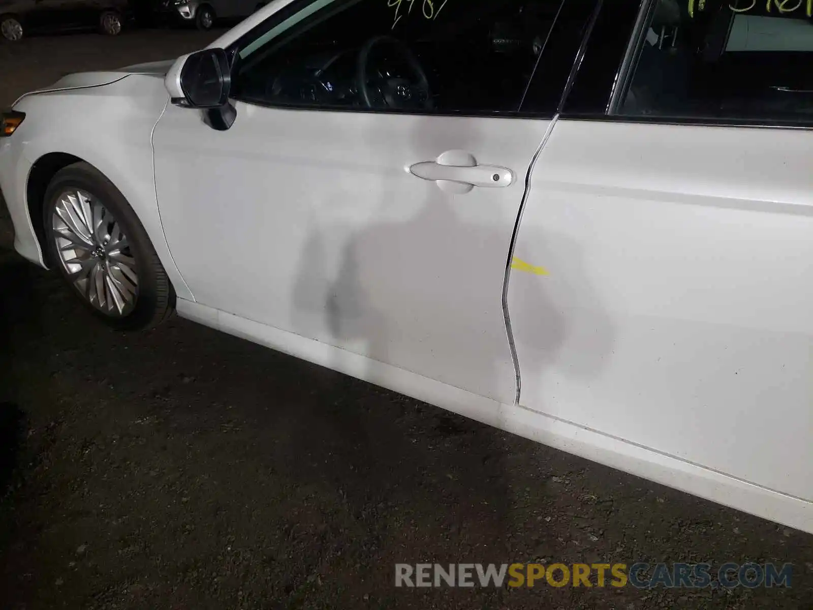 9 Photograph of a damaged car 4T1B11HK6KU687848 TOYOTA CAMRY 2019