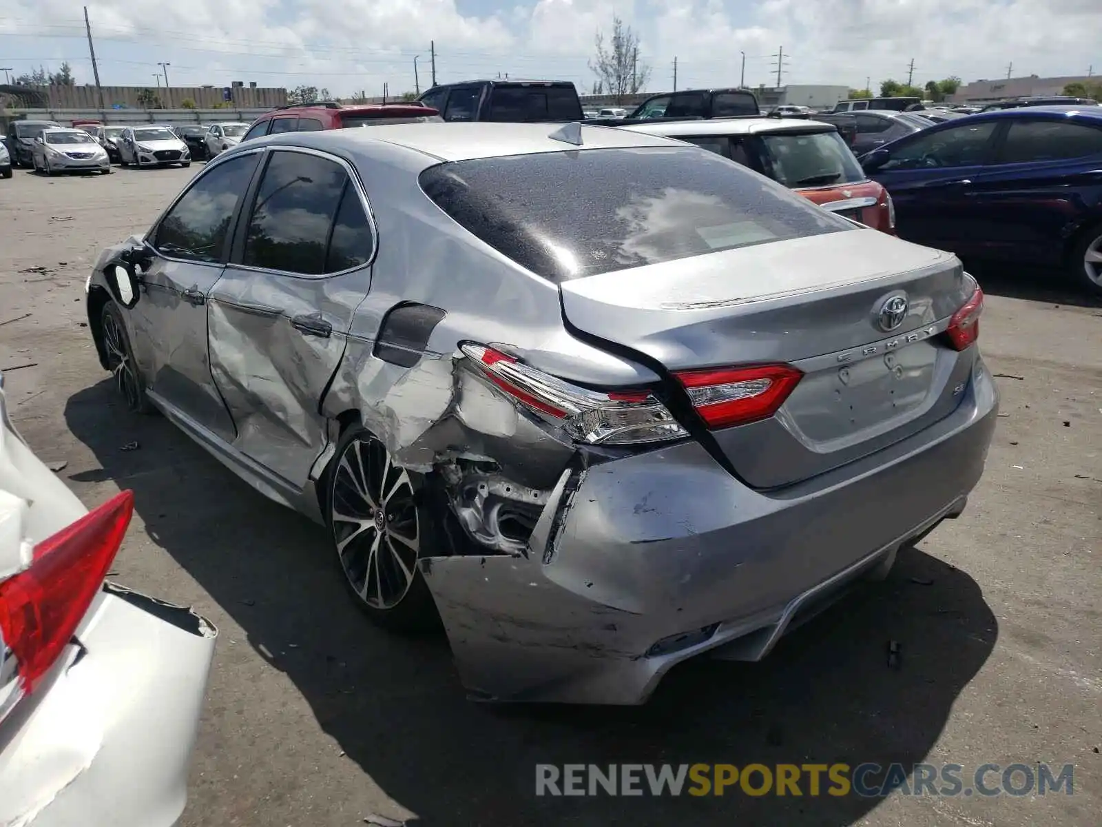 3 Photograph of a damaged car 4T1B11HK6KU688966 TOYOTA CAMRY 2019