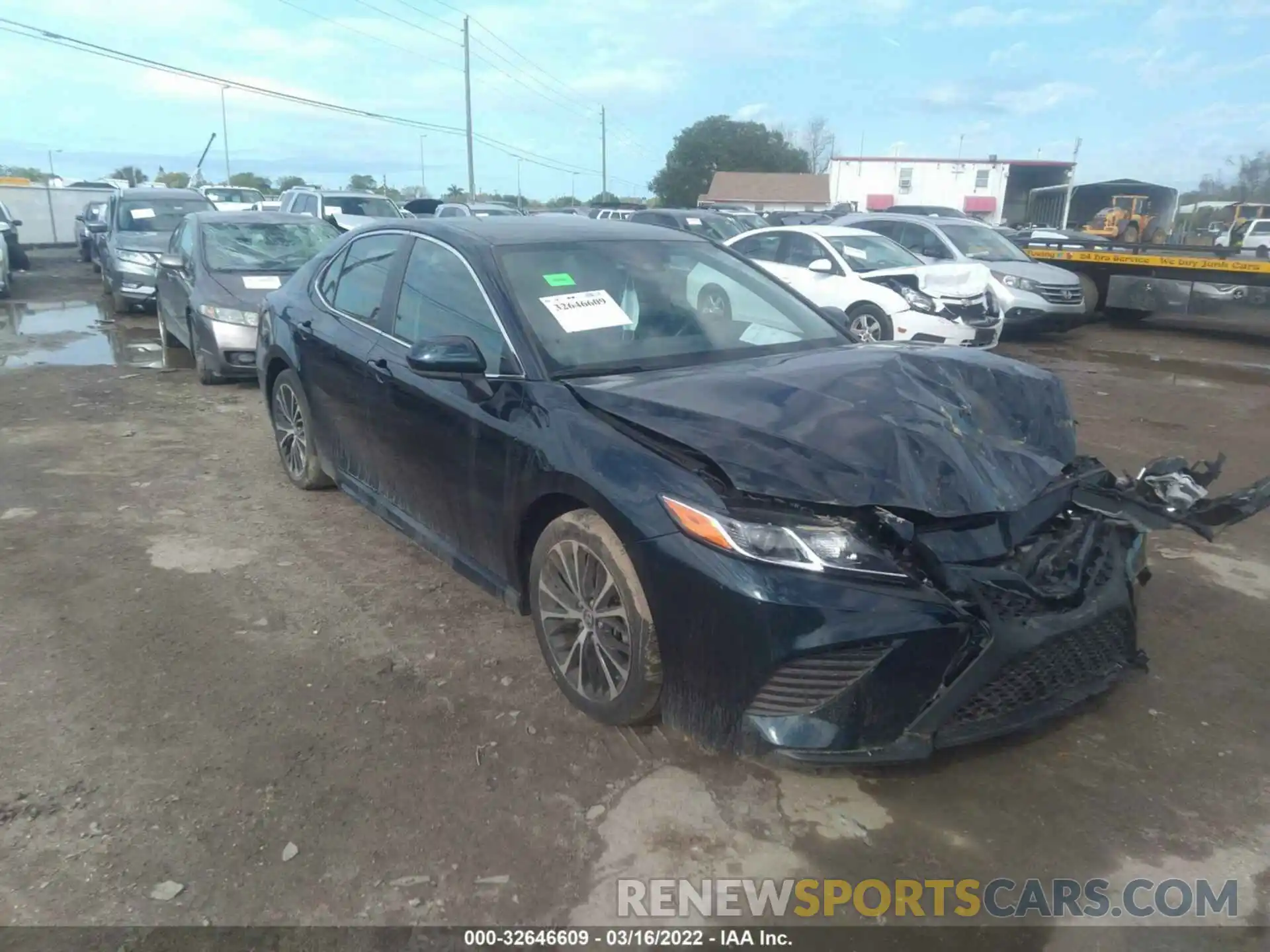 1 Photograph of a damaged car 4T1B11HK6KU690202 TOYOTA CAMRY 2019