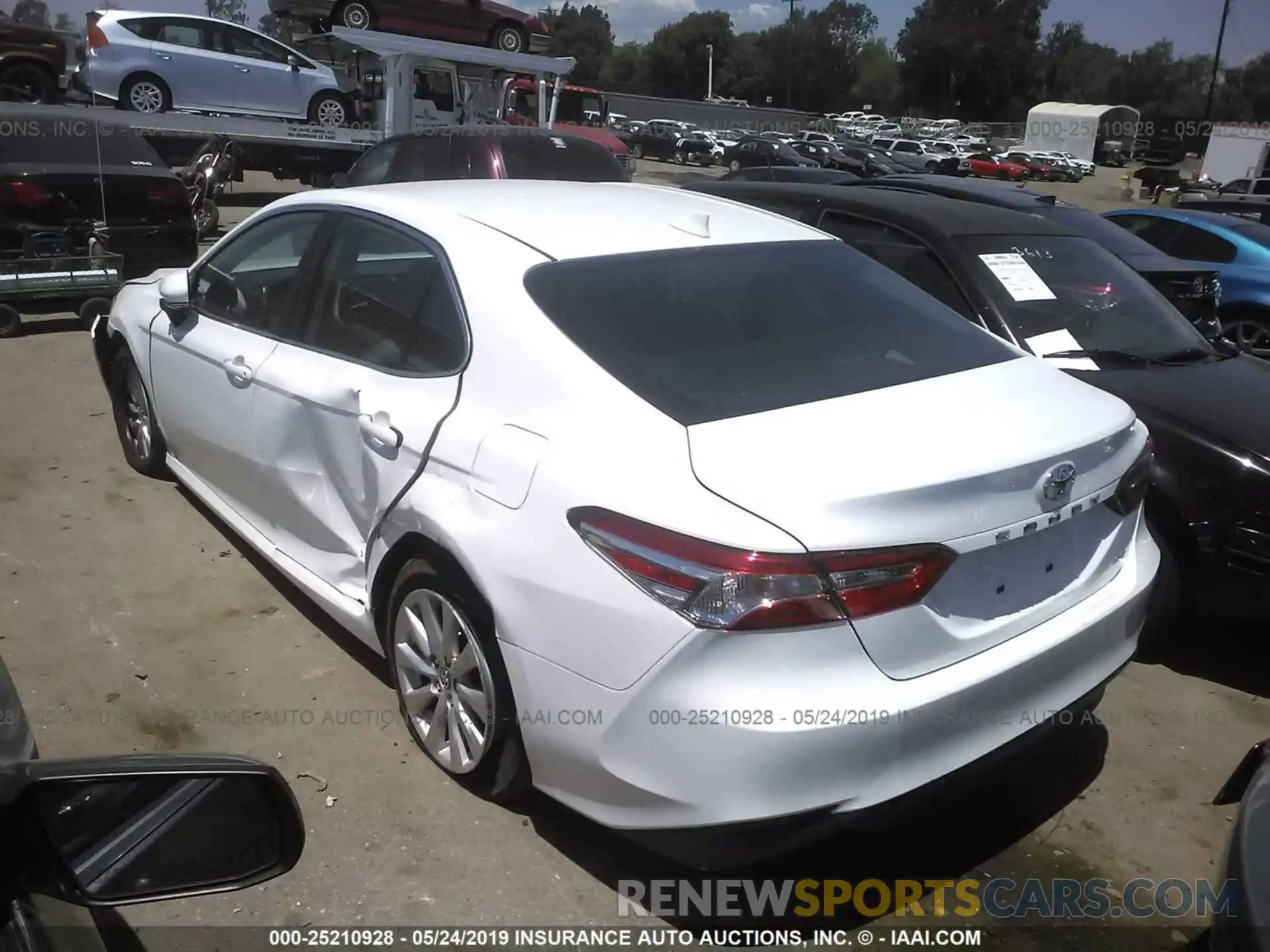 3 Photograph of a damaged car 4T1B11HK6KU691088 TOYOTA CAMRY 2019