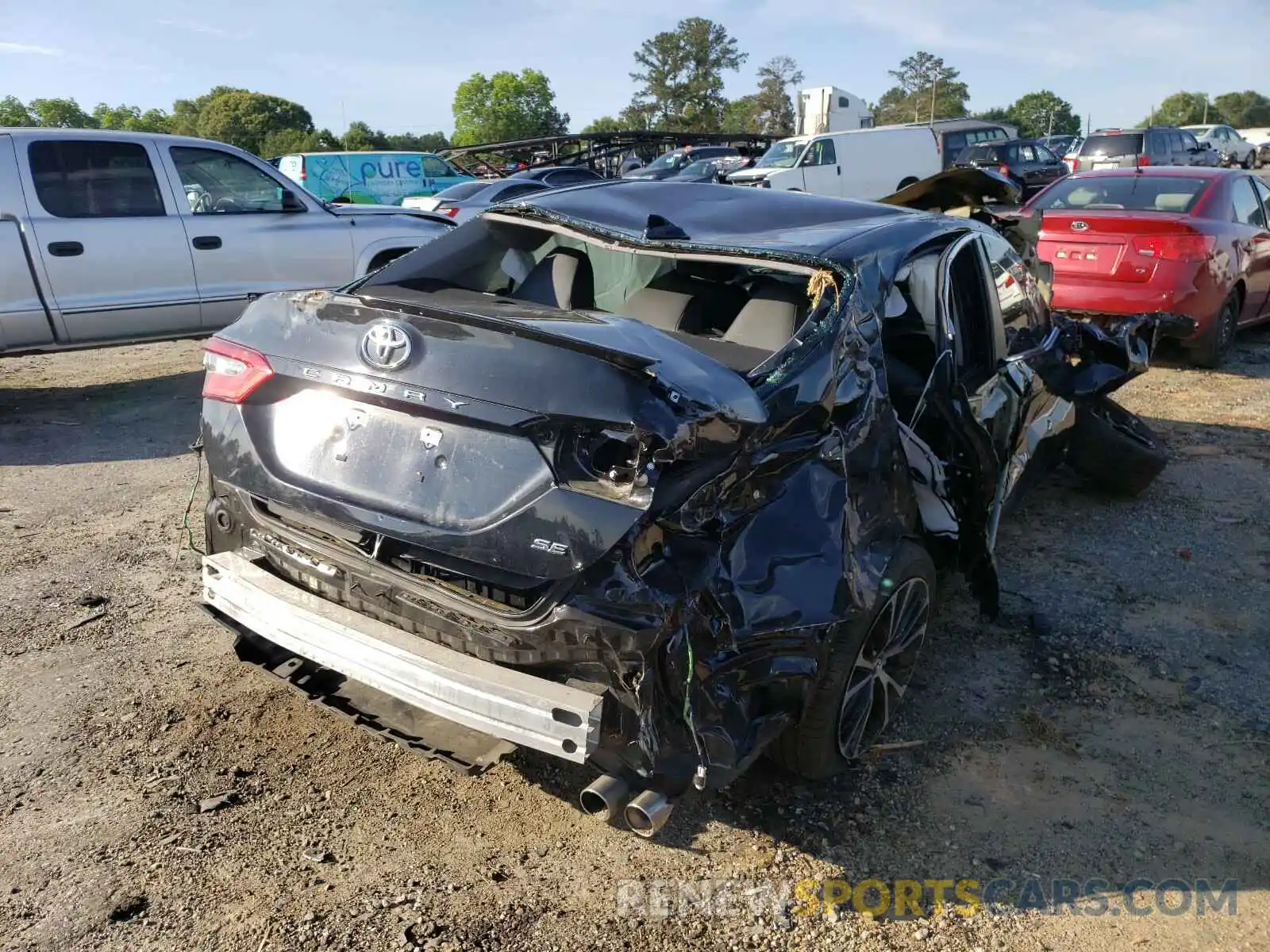 4 Photograph of a damaged car 4T1B11HK6KU694721 TOYOTA CAMRY 2019