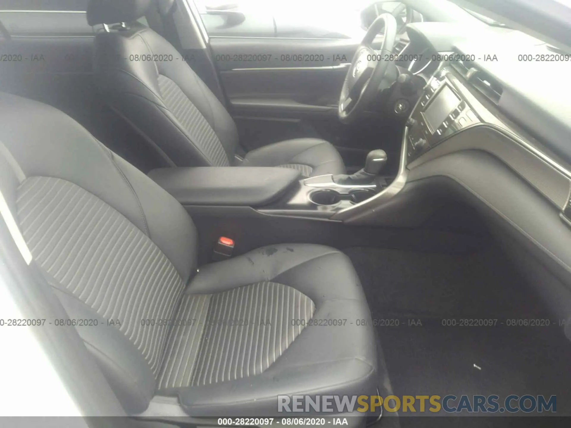 5 Photograph of a damaged car 4T1B11HK6KU695190 TOYOTA CAMRY 2019