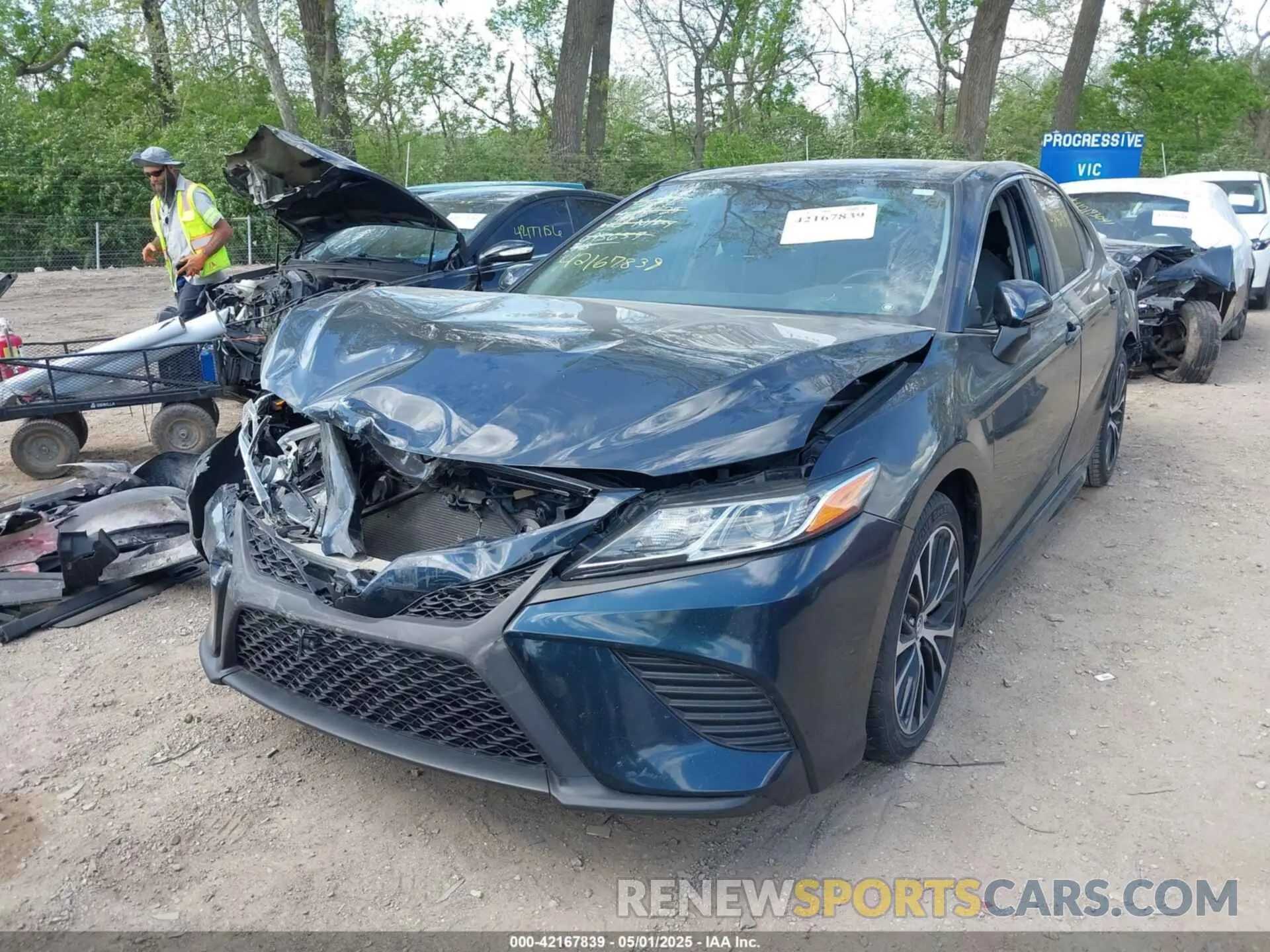2 Photograph of a damaged car 4T1B11HK6KU695657 TOYOTA CAMRY 2019