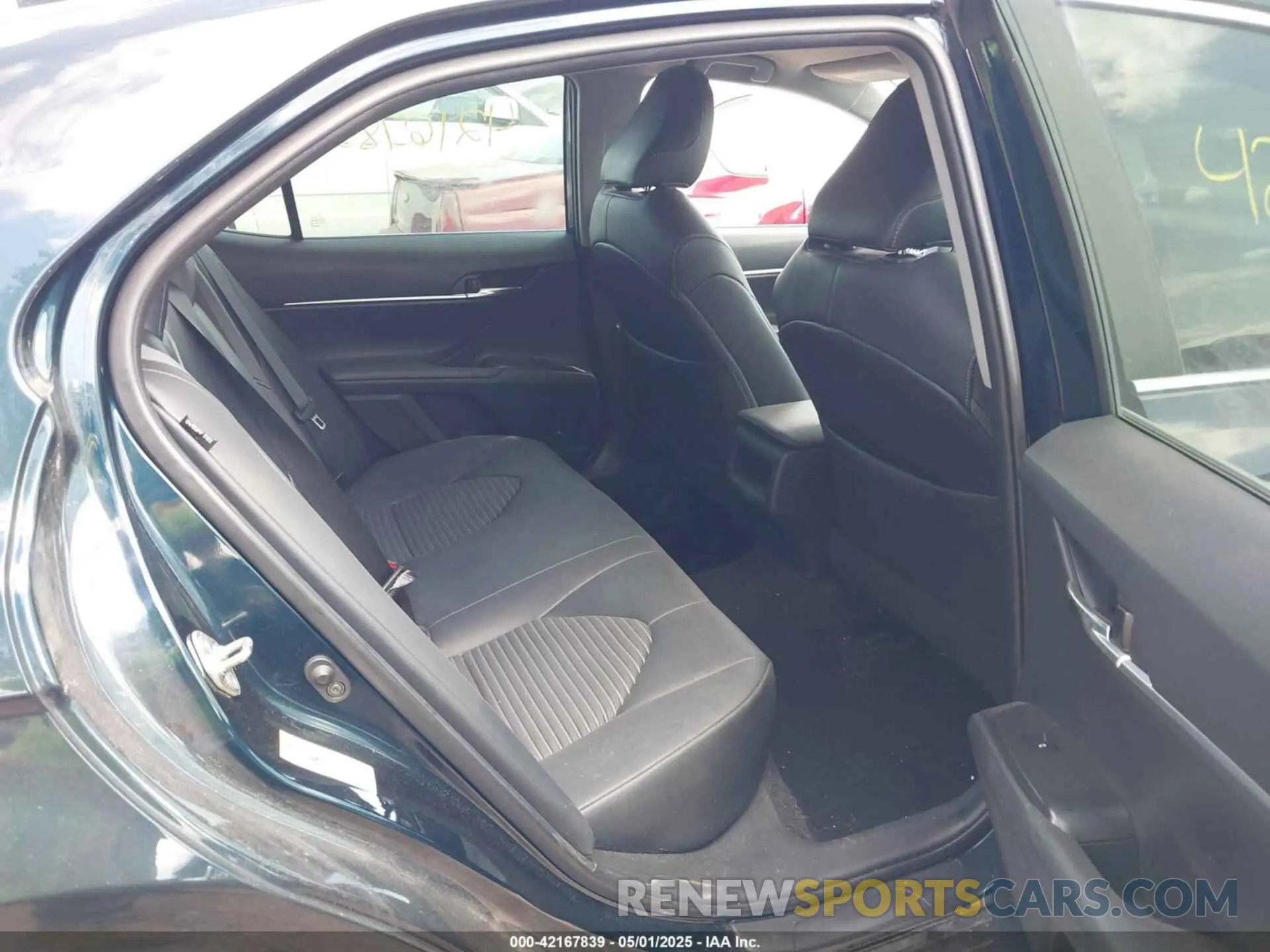 8 Photograph of a damaged car 4T1B11HK6KU695657 TOYOTA CAMRY 2019