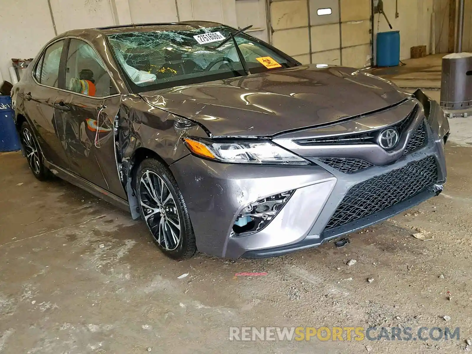 1 Photograph of a damaged car 4T1B11HK6KU696596 TOYOTA CAMRY 2019