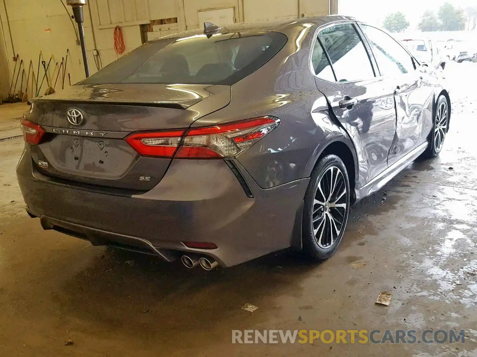 4 Photograph of a damaged car 4T1B11HK6KU696596 TOYOTA CAMRY 2019