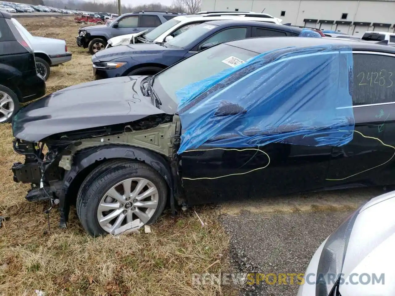 10 Photograph of a damaged car 4T1B11HK6KU696971 TOYOTA CAMRY 2019