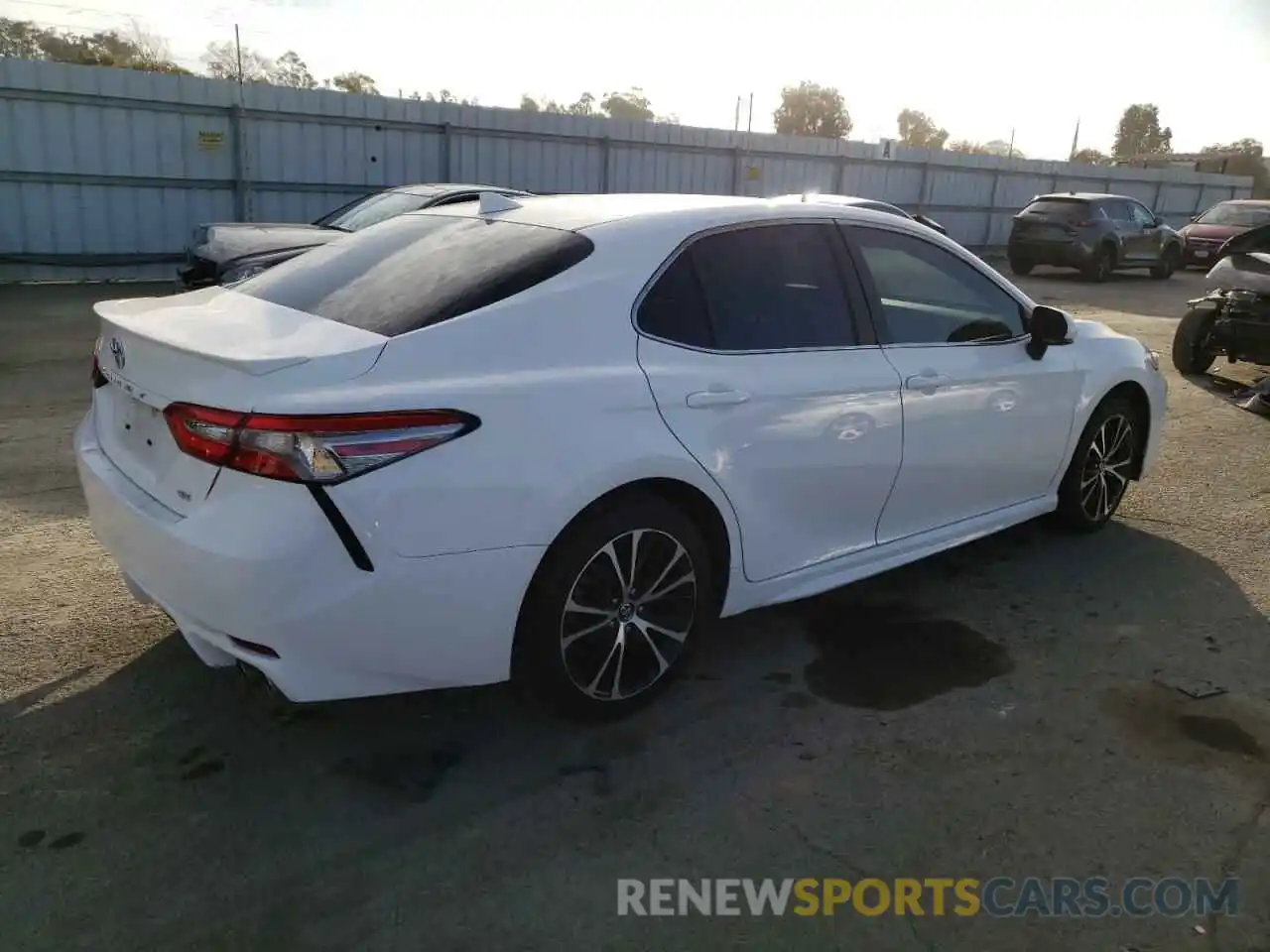 3 Photograph of a damaged car 4T1B11HK6KU698820 TOYOTA CAMRY 2019