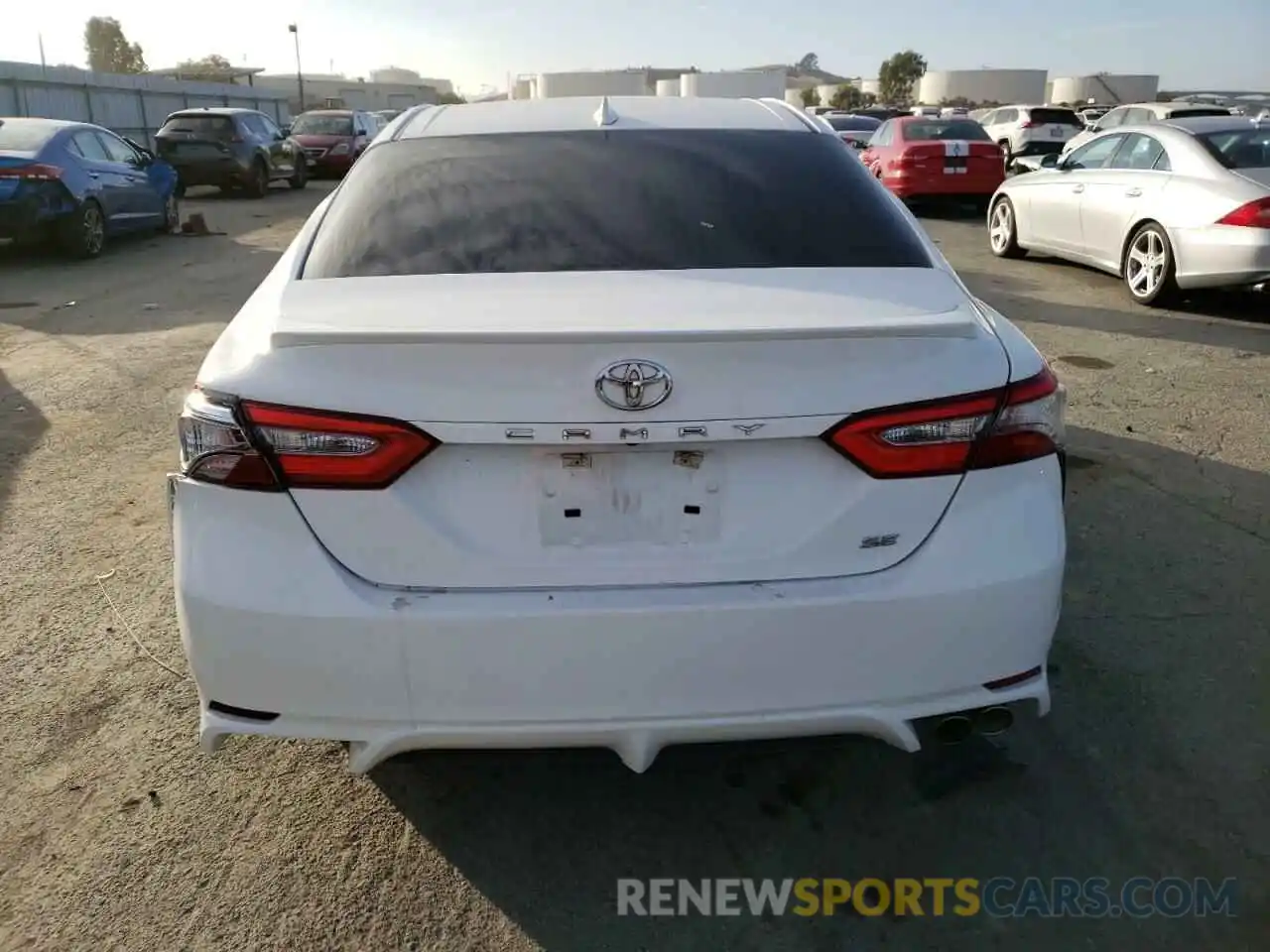 6 Photograph of a damaged car 4T1B11HK6KU698820 TOYOTA CAMRY 2019