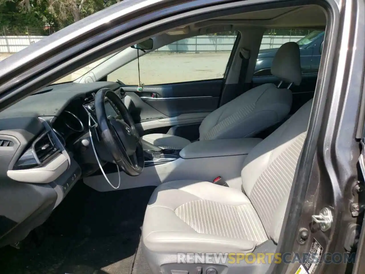 5 Photograph of a damaged car 4T1B11HK6KU702123 TOYOTA CAMRY 2019