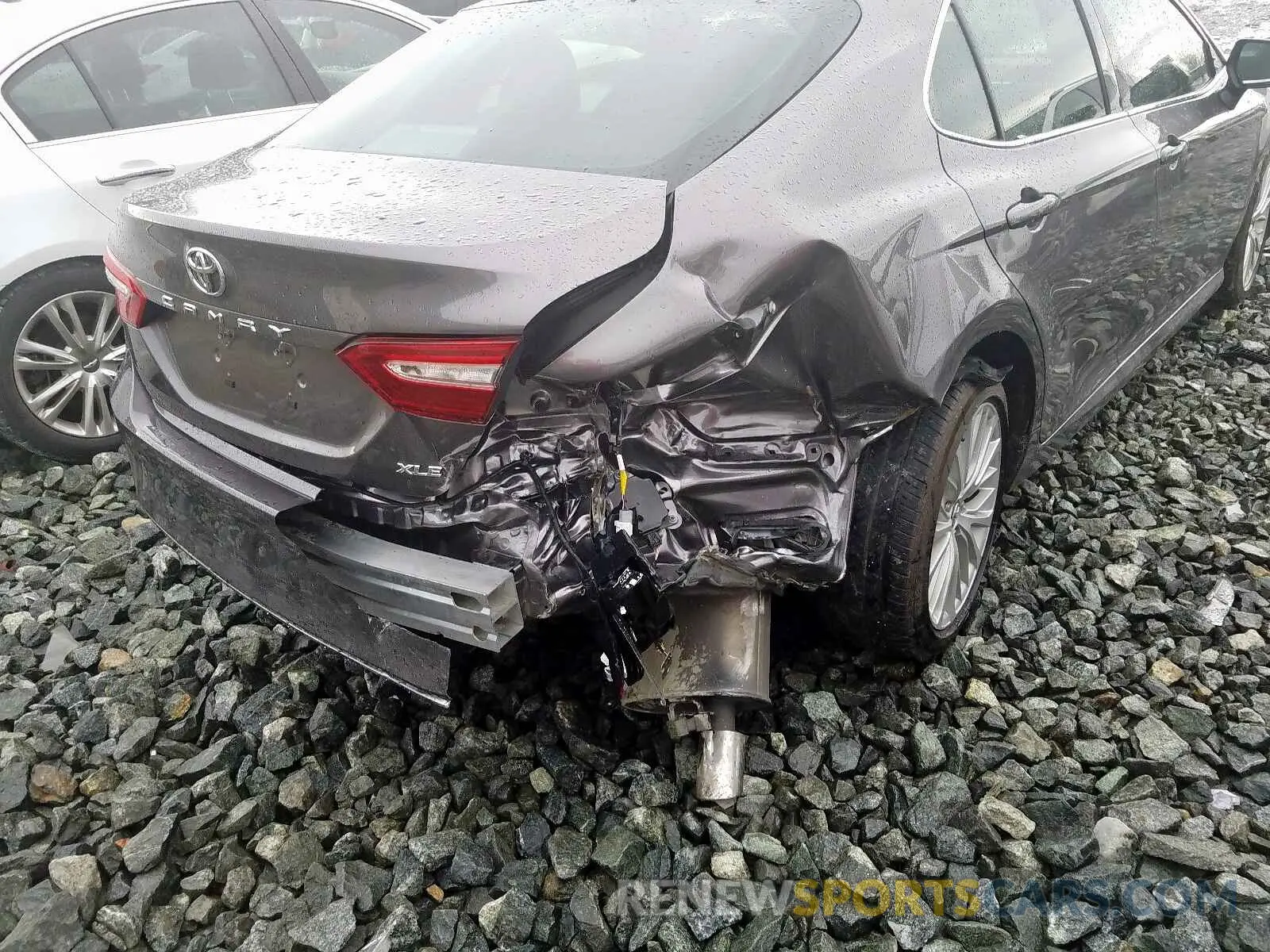 9 Photograph of a damaged car 4T1B11HK6KU703921 TOYOTA CAMRY 2019