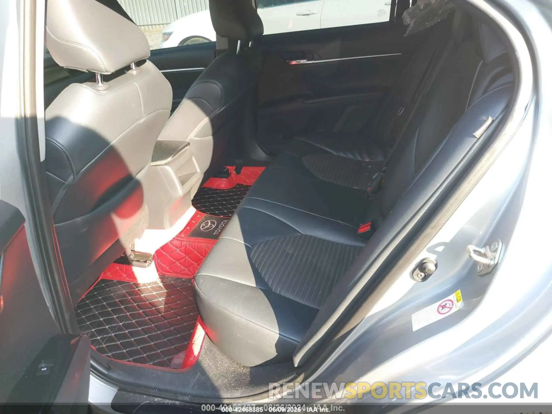 8 Photograph of a damaged car 4T1B11HK6KU706513 TOYOTA CAMRY 2019