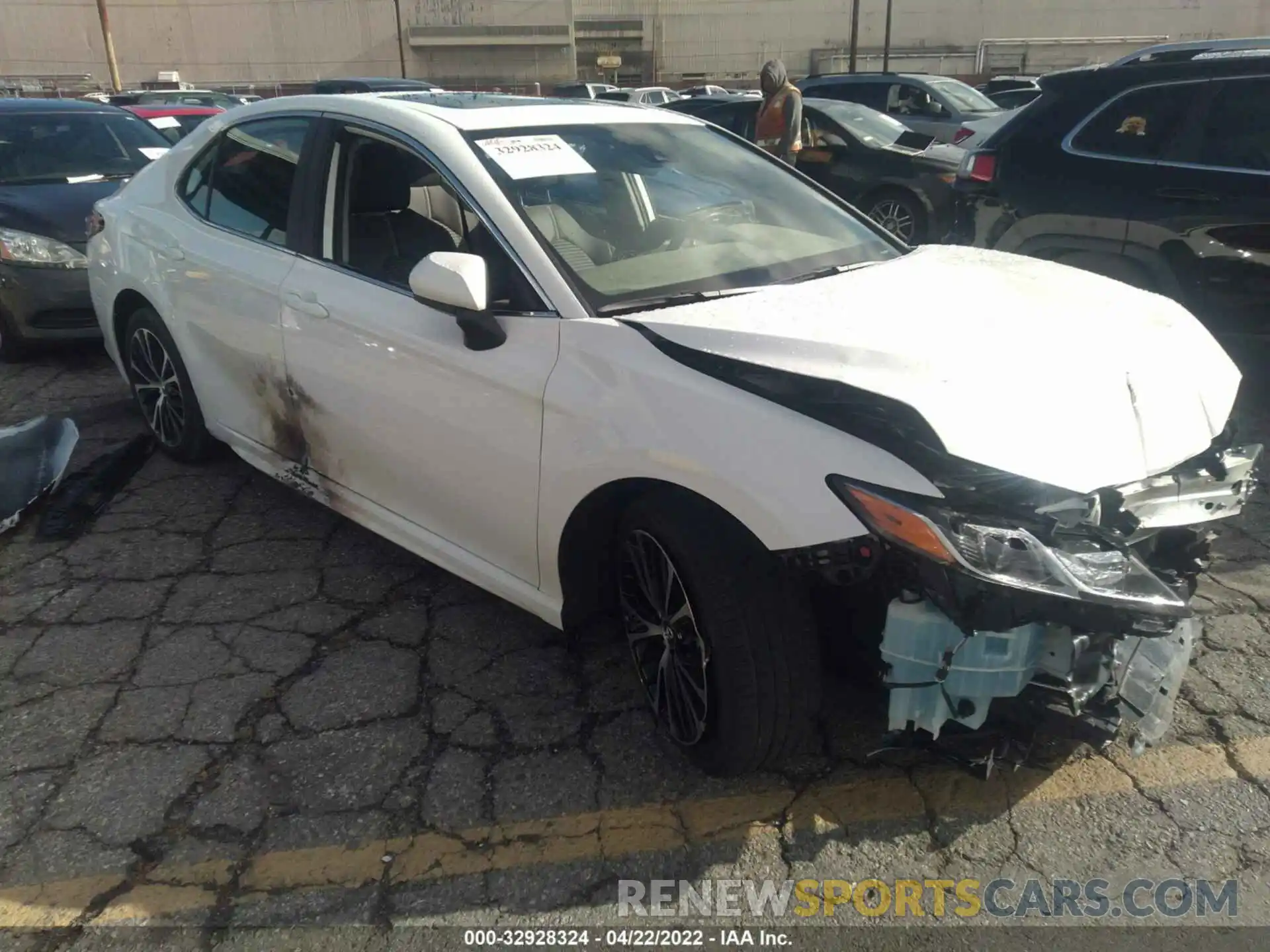 1 Photograph of a damaged car 4T1B11HK6KU709816 TOYOTA CAMRY 2019