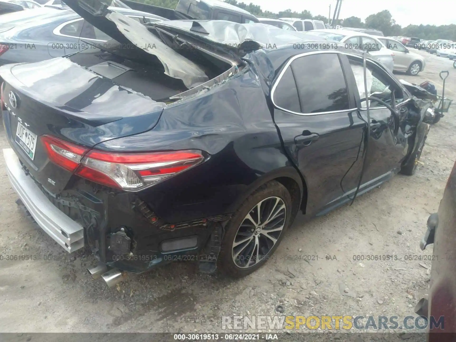 4 Photograph of a damaged car 4T1B11HK6KU710660 TOYOTA CAMRY 2019