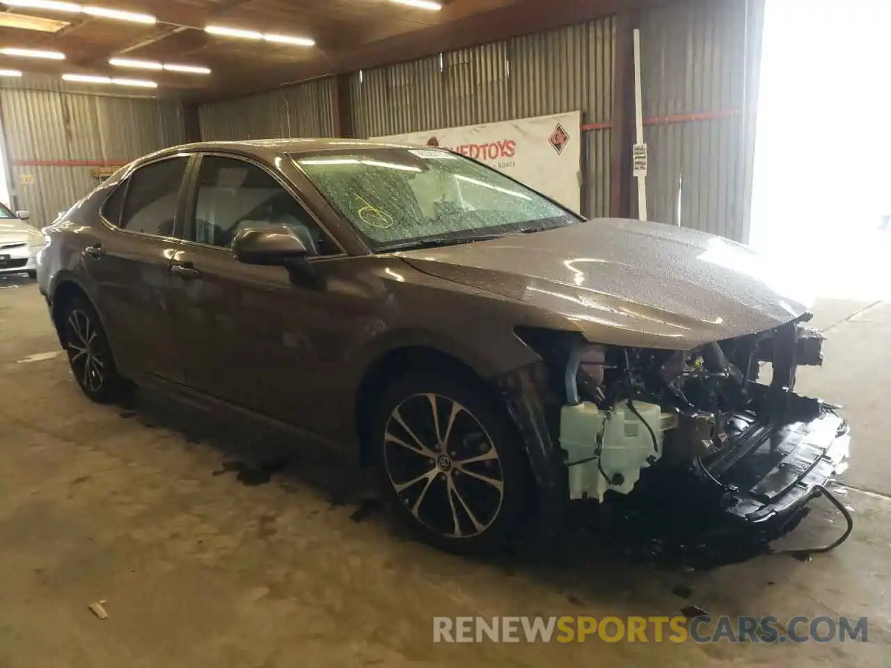 1 Photograph of a damaged car 4T1B11HK6KU714286 TOYOTA CAMRY 2019