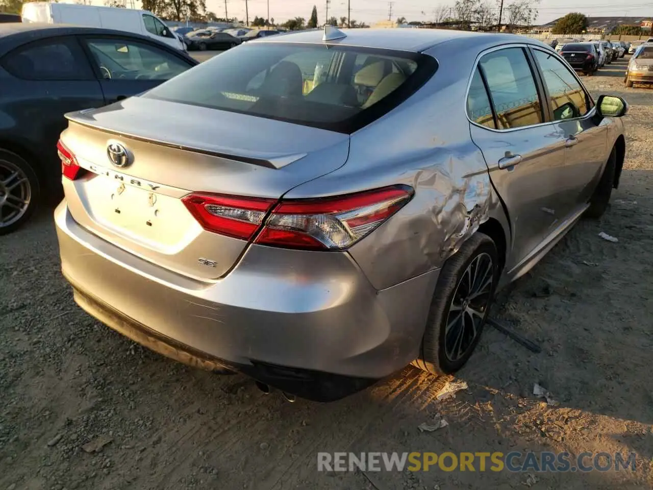 4 Photograph of a damaged car 4T1B11HK6KU716085 TOYOTA CAMRY 2019