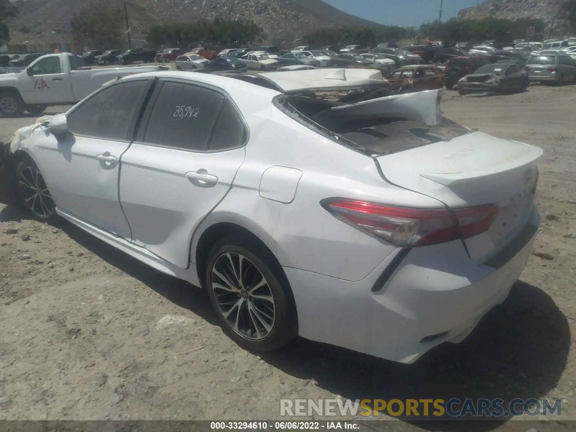 3 Photograph of a damaged car 4T1B11HK6KU722548 TOYOTA CAMRY 2019