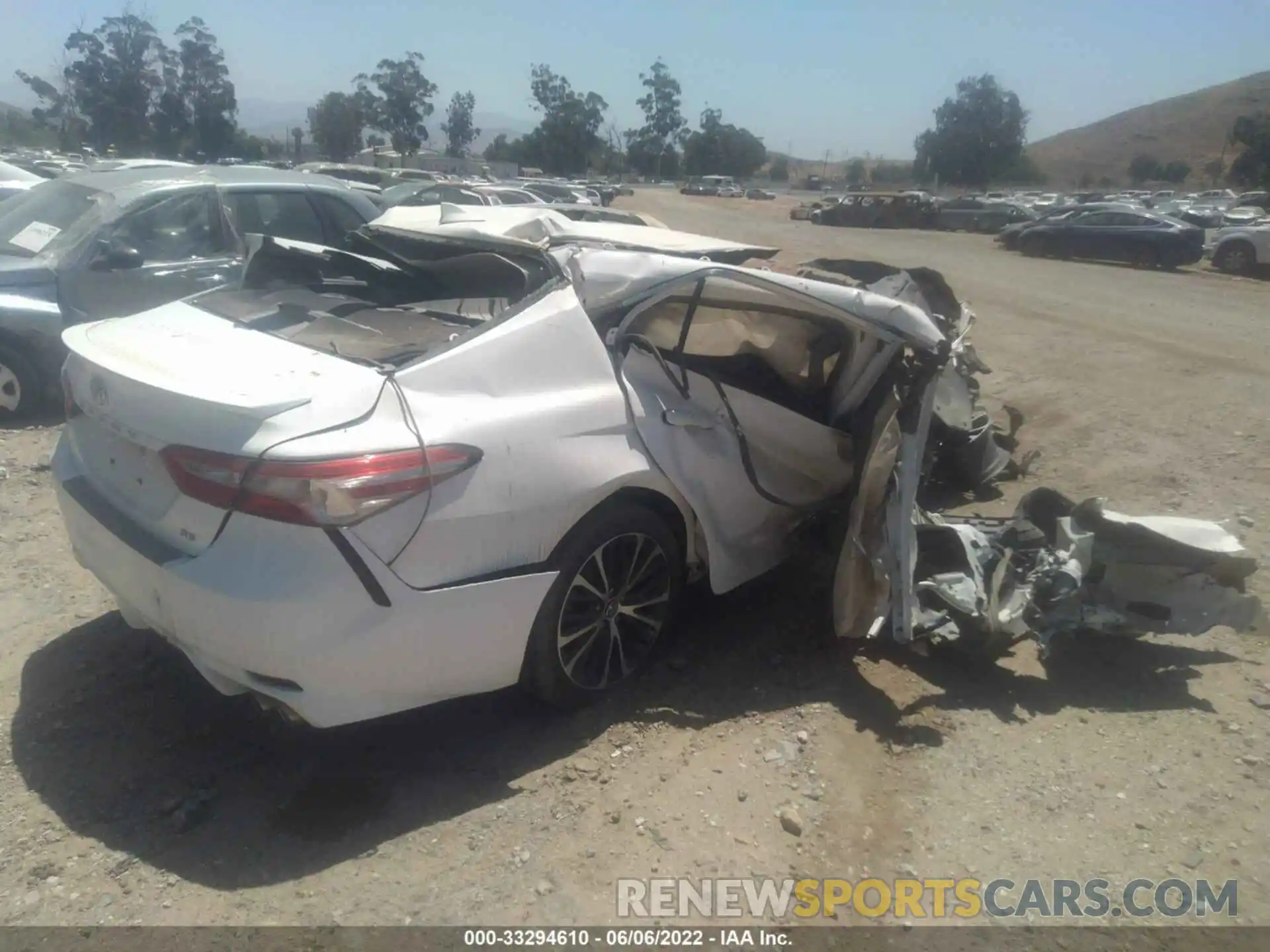 4 Photograph of a damaged car 4T1B11HK6KU722548 TOYOTA CAMRY 2019