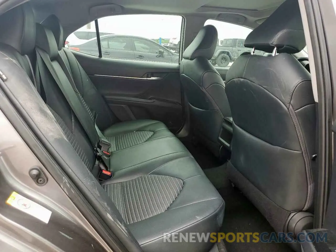 10 Photograph of a damaged car 4T1B11HK6KU726678 TOYOTA CAMRY 2019