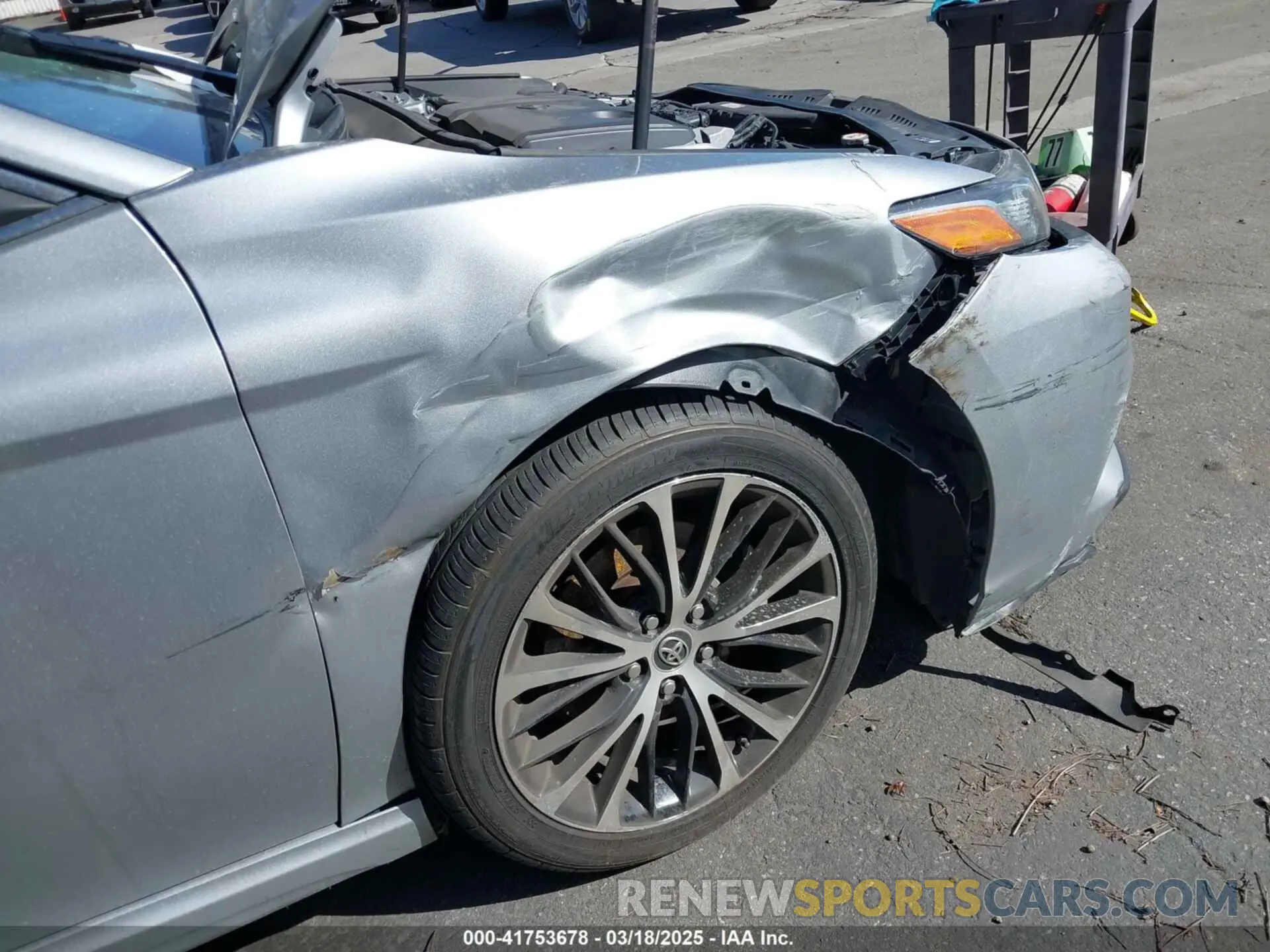 14 Photograph of a damaged car 4T1B11HK6KU726910 TOYOTA CAMRY 2019