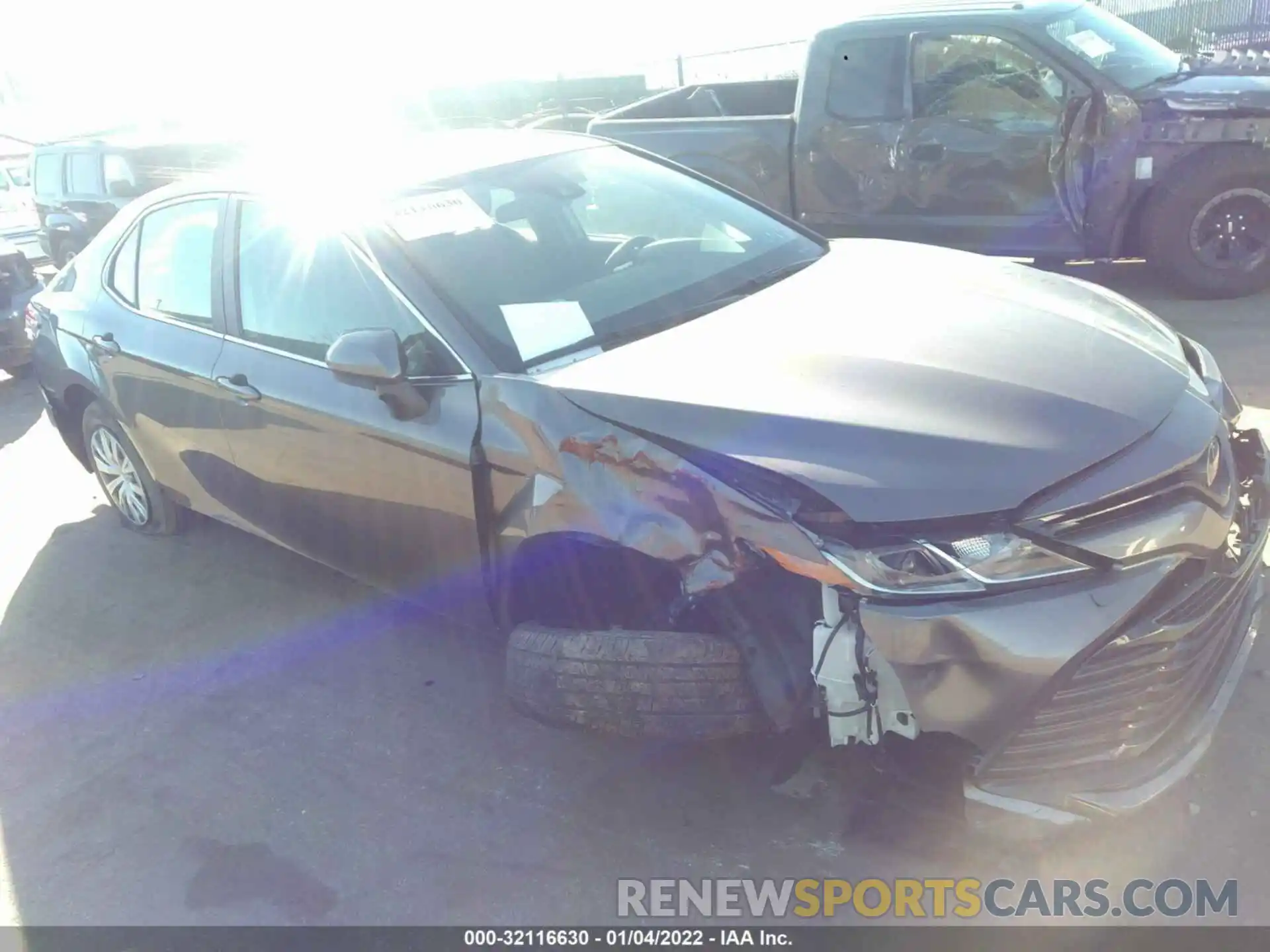 1 Photograph of a damaged car 4T1B11HK6KU727927 TOYOTA CAMRY 2019