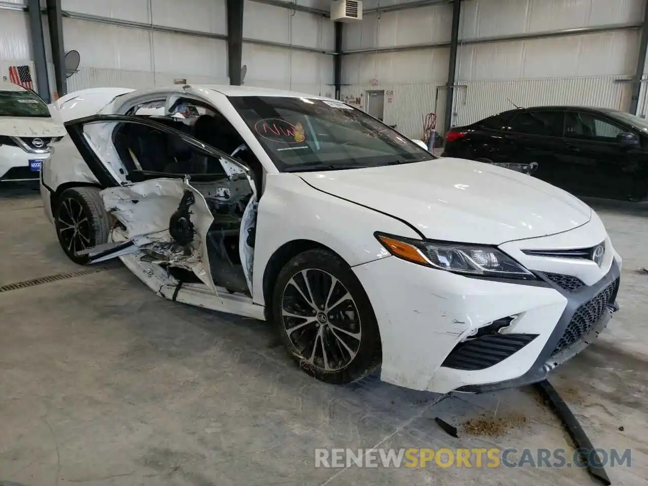 1 Photograph of a damaged car 4T1B11HK6KU728446 TOYOTA CAMRY 2019