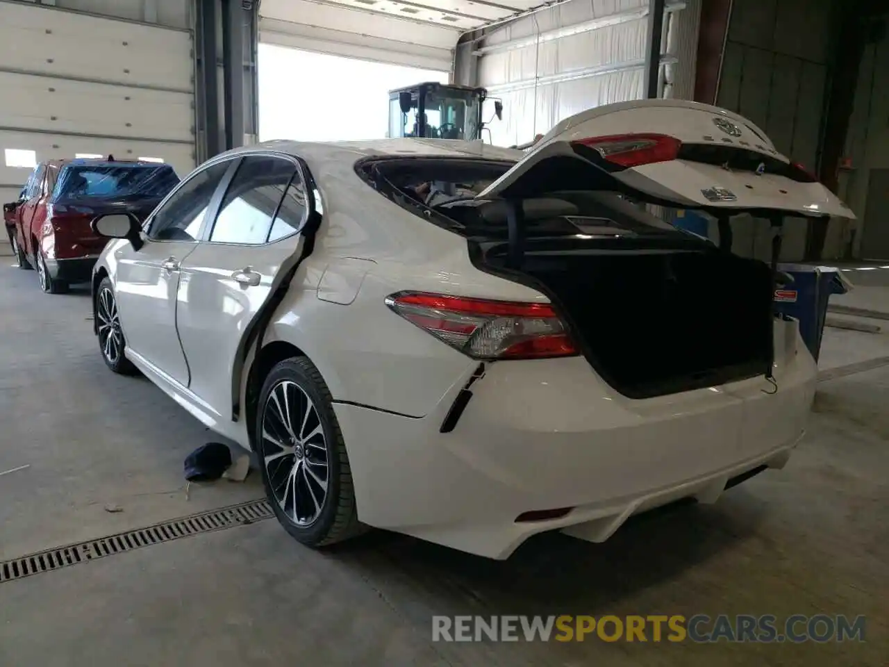 3 Photograph of a damaged car 4T1B11HK6KU728446 TOYOTA CAMRY 2019