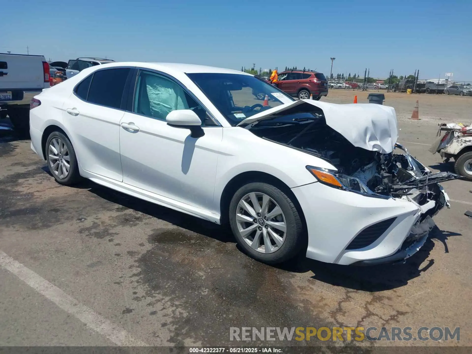 1 Photograph of a damaged car 4T1B11HK6KU730164 TOYOTA CAMRY 2019