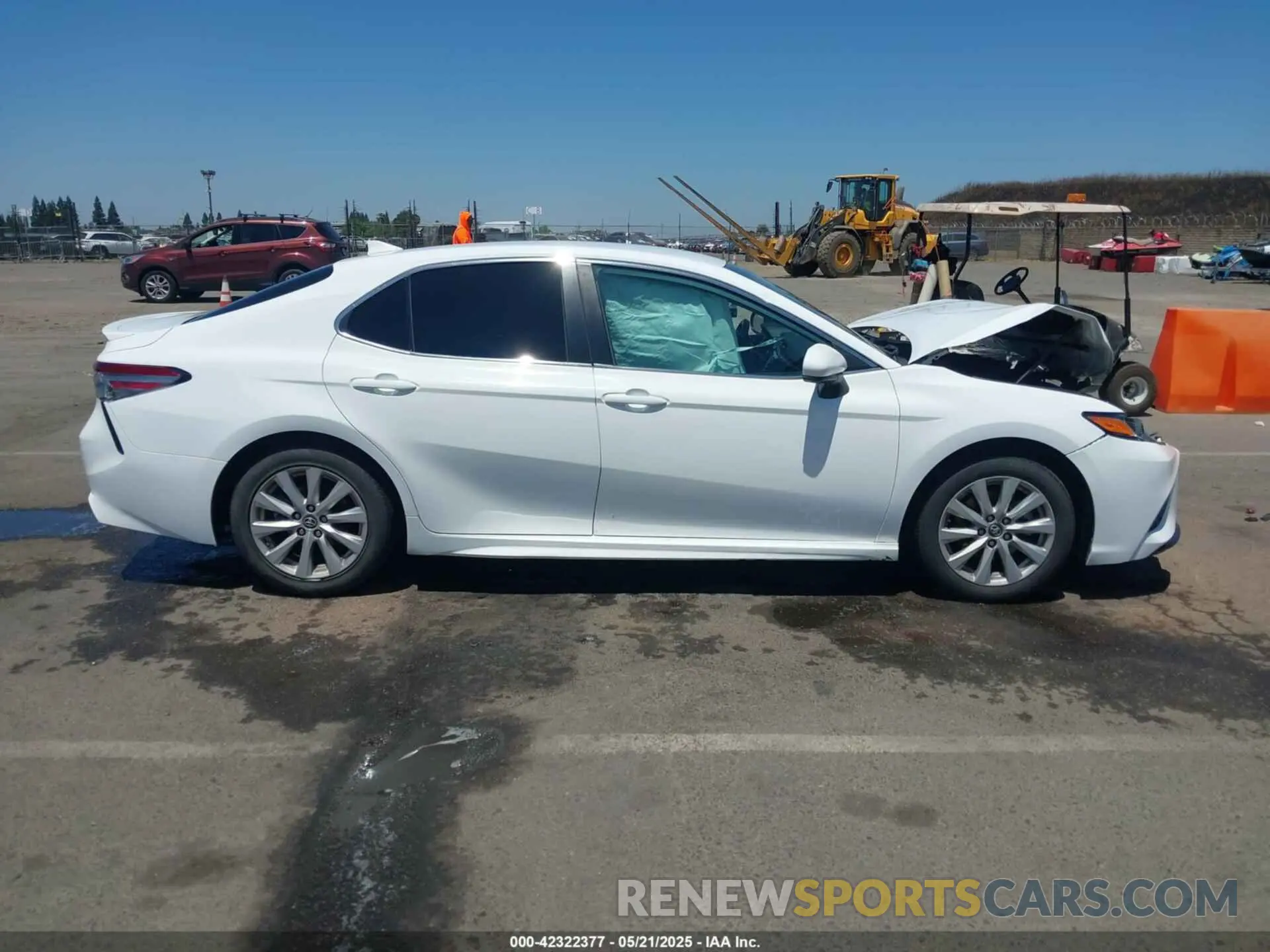 14 Photograph of a damaged car 4T1B11HK6KU730164 TOYOTA CAMRY 2019