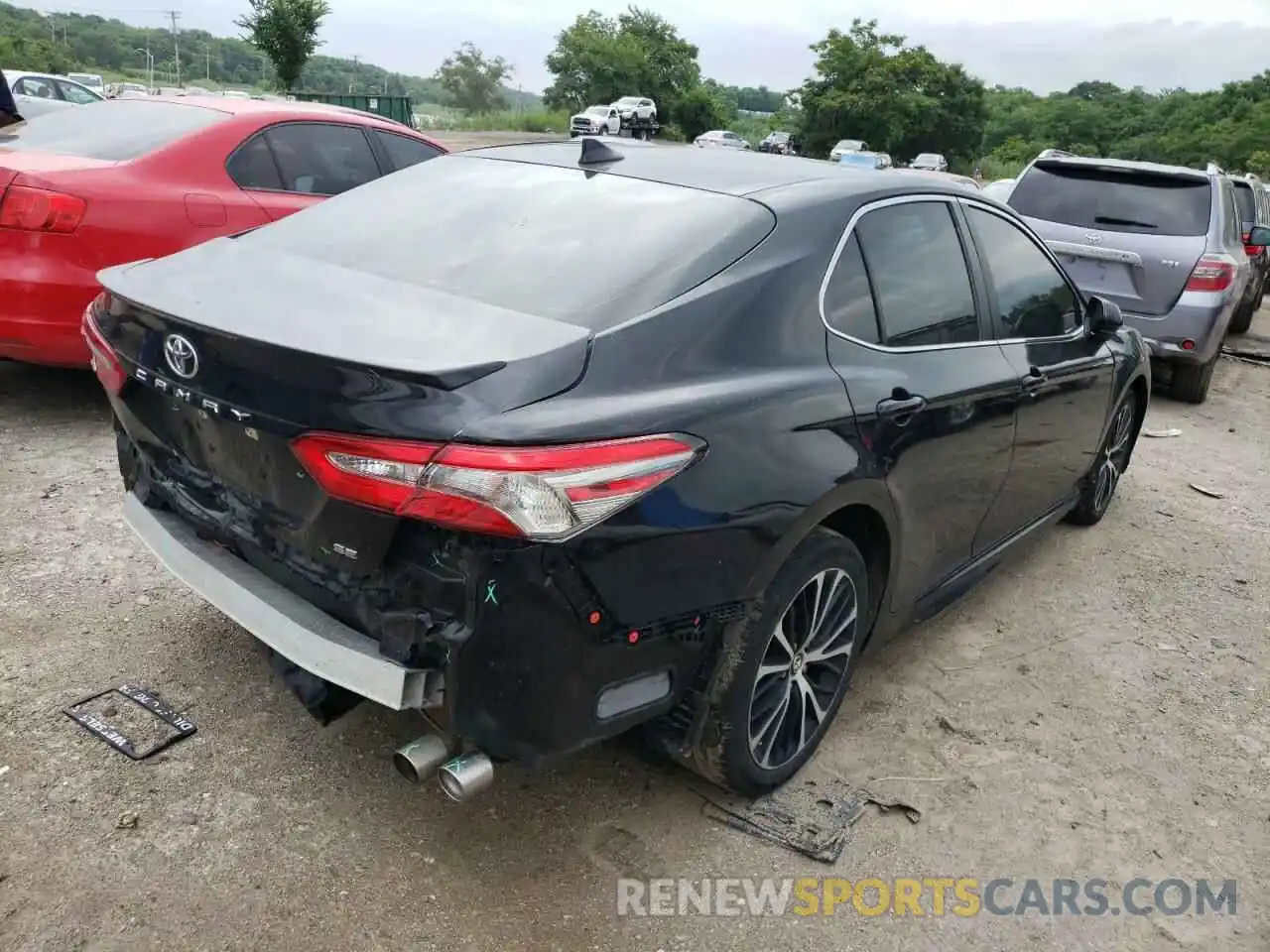 4 Photograph of a damaged car 4T1B11HK6KU736658 TOYOTA CAMRY 2019