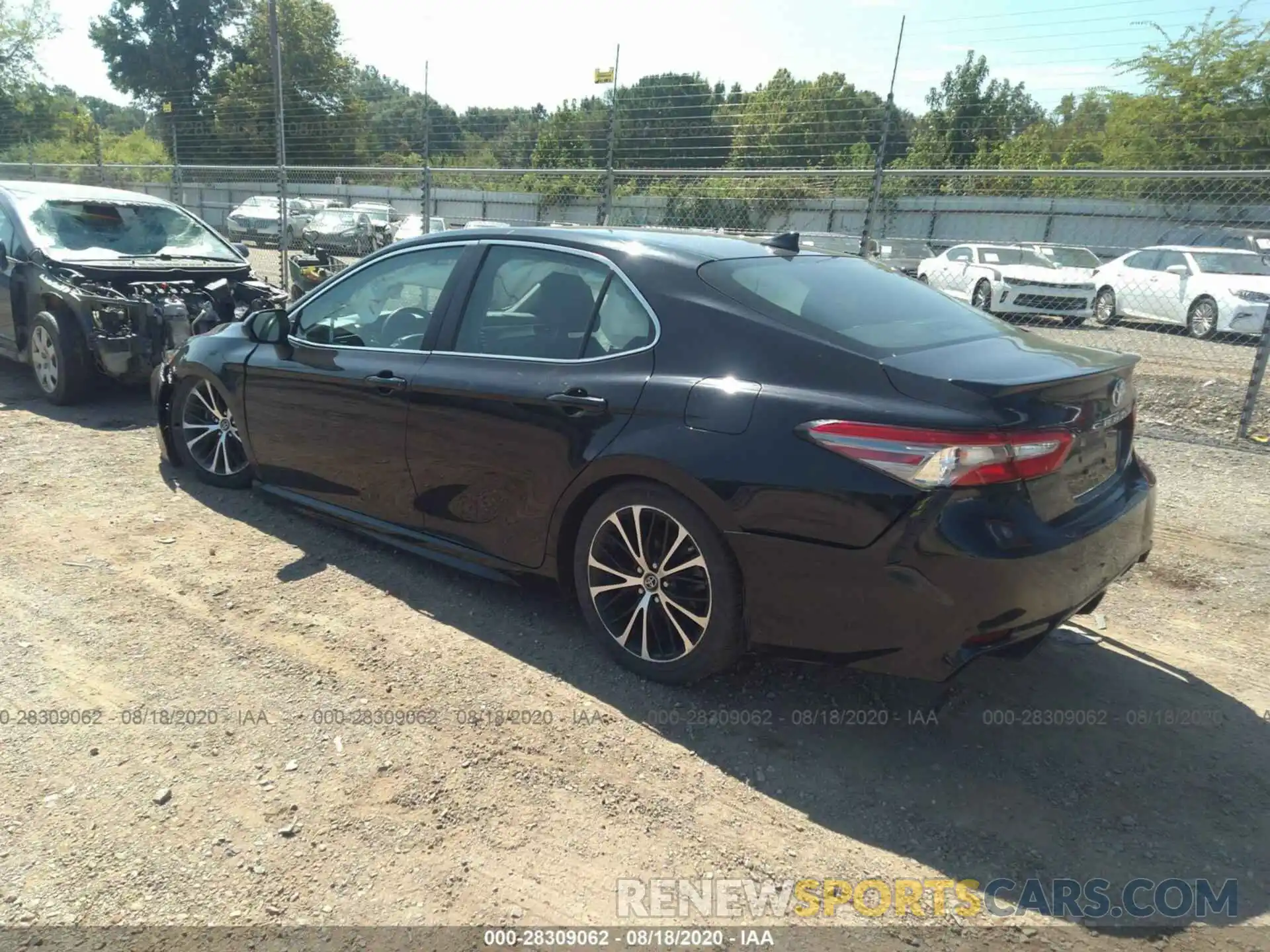 3 Photograph of a damaged car 4T1B11HK6KU739303 TOYOTA CAMRY 2019