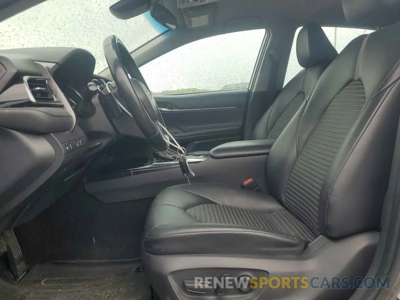 7 Photograph of a damaged car 4T1B11HK6KU740502 TOYOTA CAMRY 2019