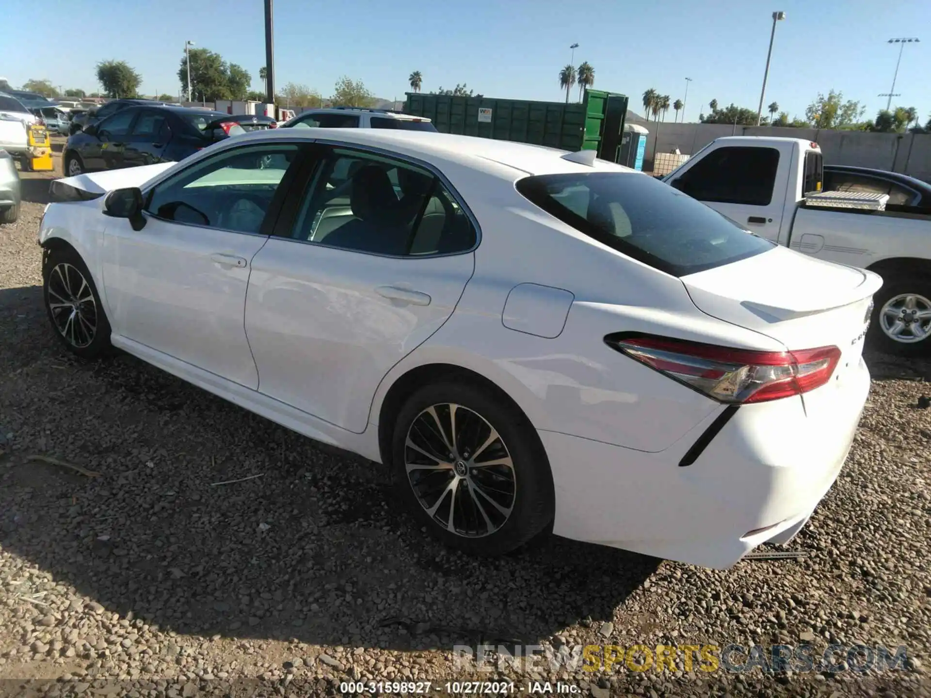 3 Photograph of a damaged car 4T1B11HK6KU741116 TOYOTA CAMRY 2019