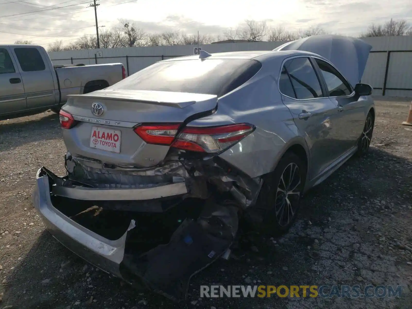 4 Photograph of a damaged car 4T1B11HK6KU746851 TOYOTA CAMRY 2019