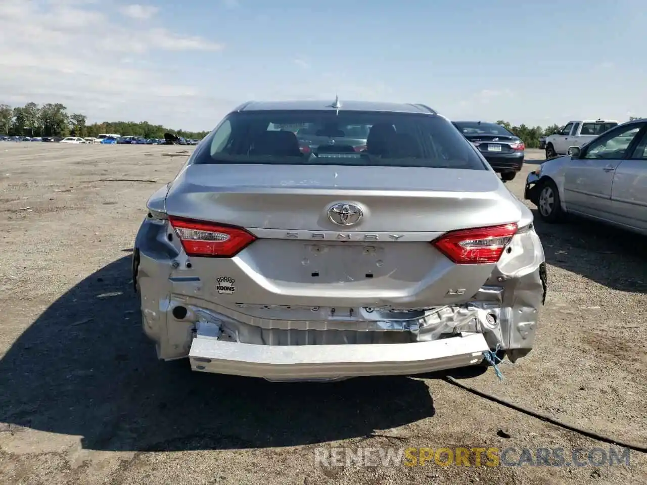 9 Photograph of a damaged car 4T1B11HK6KU749801 TOYOTA CAMRY 2019