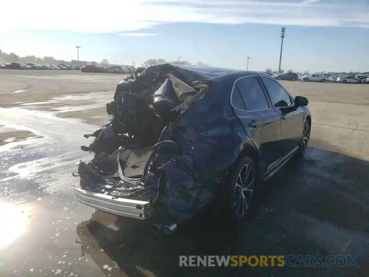 4 Photograph of a damaged car 4T1B11HK6KU752651 TOYOTA CAMRY 2019