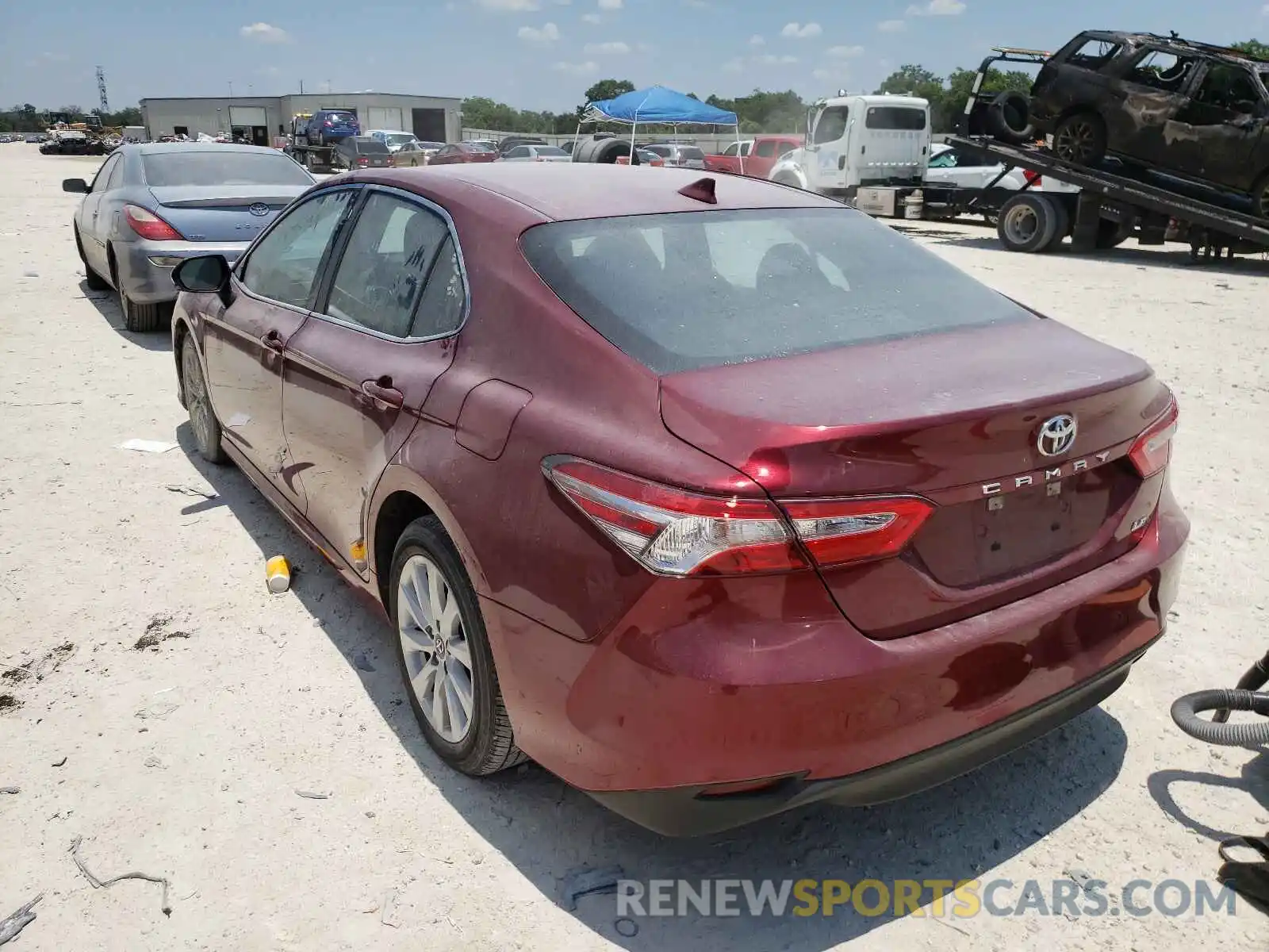 3 Photograph of a damaged car 4T1B11HK6KU753024 TOYOTA CAMRY 2019