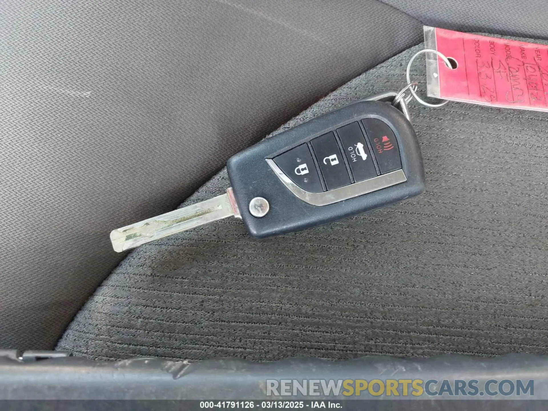 11 Photograph of a damaged car 4T1B11HK6KU754058 TOYOTA CAMRY 2019