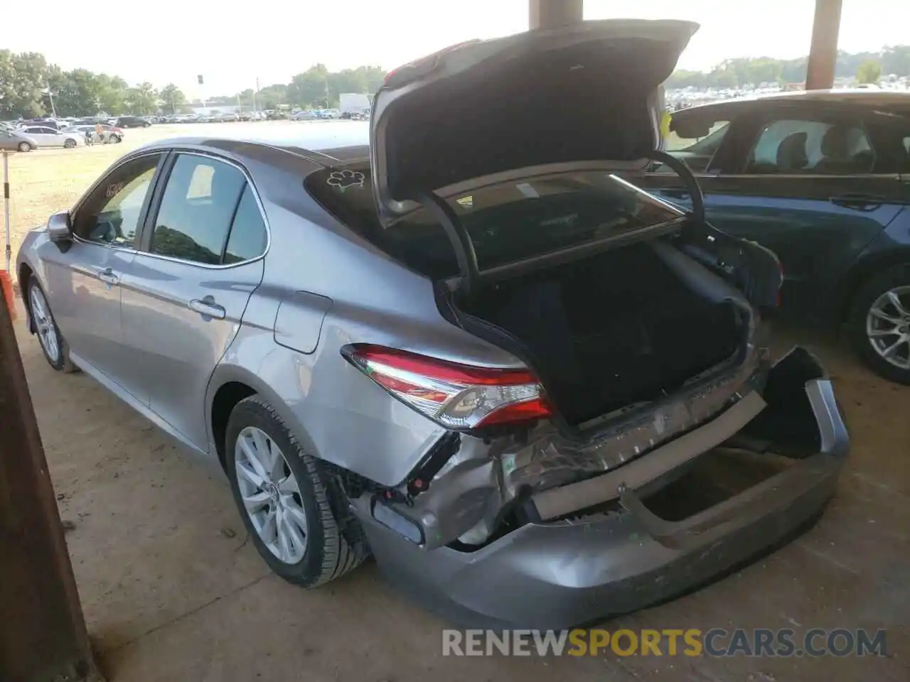 3 Photograph of a damaged car 4T1B11HK6KU754321 TOYOTA CAMRY 2019