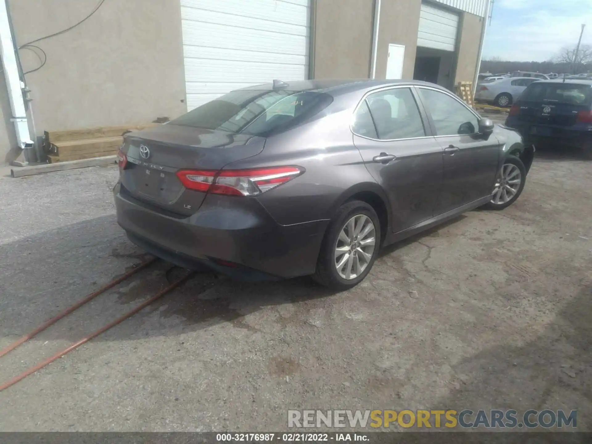 4 Photograph of a damaged car 4T1B11HK6KU755016 TOYOTA CAMRY 2019