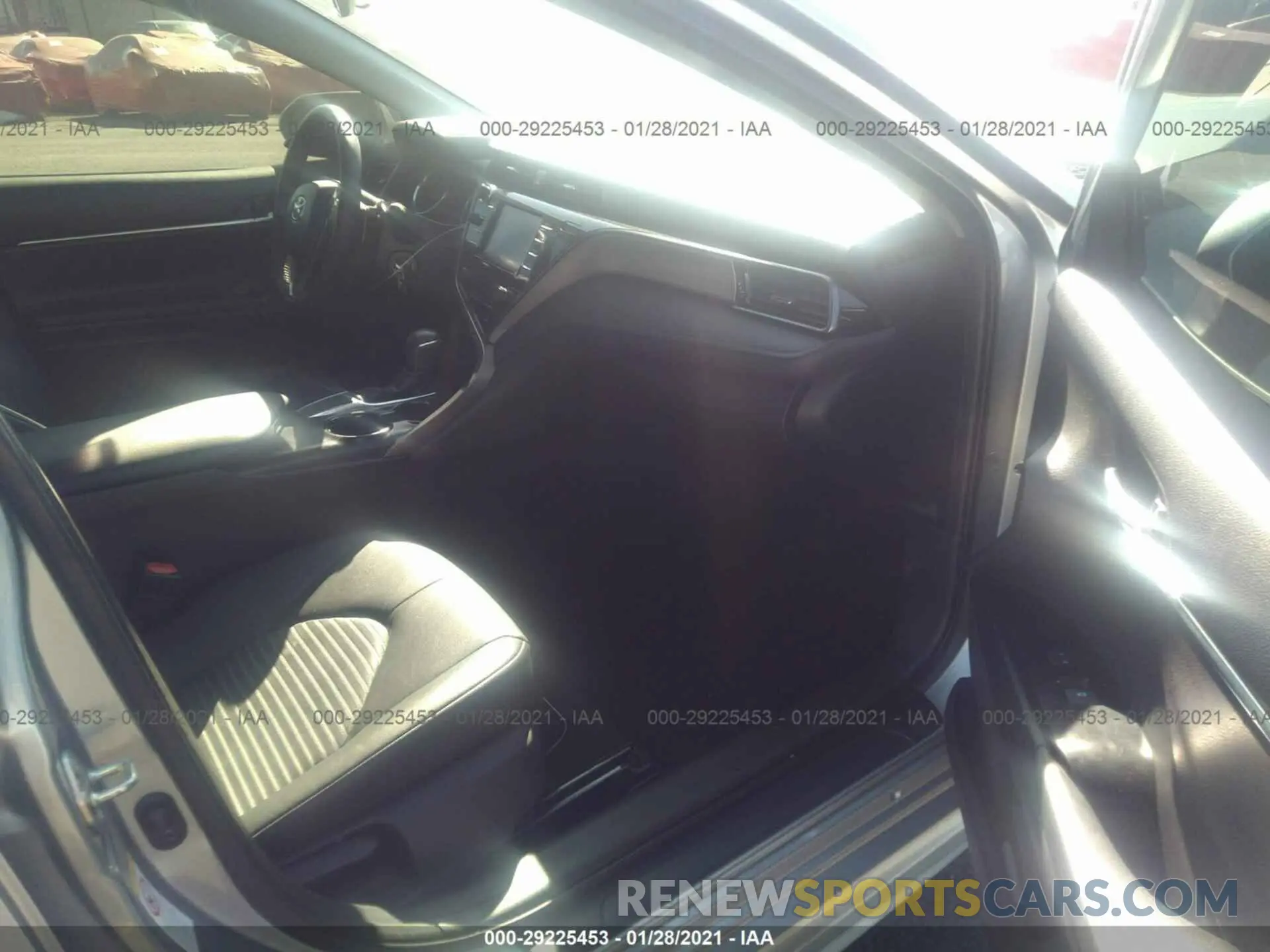 5 Photograph of a damaged car 4T1B11HK6KU757333 TOYOTA CAMRY 2019