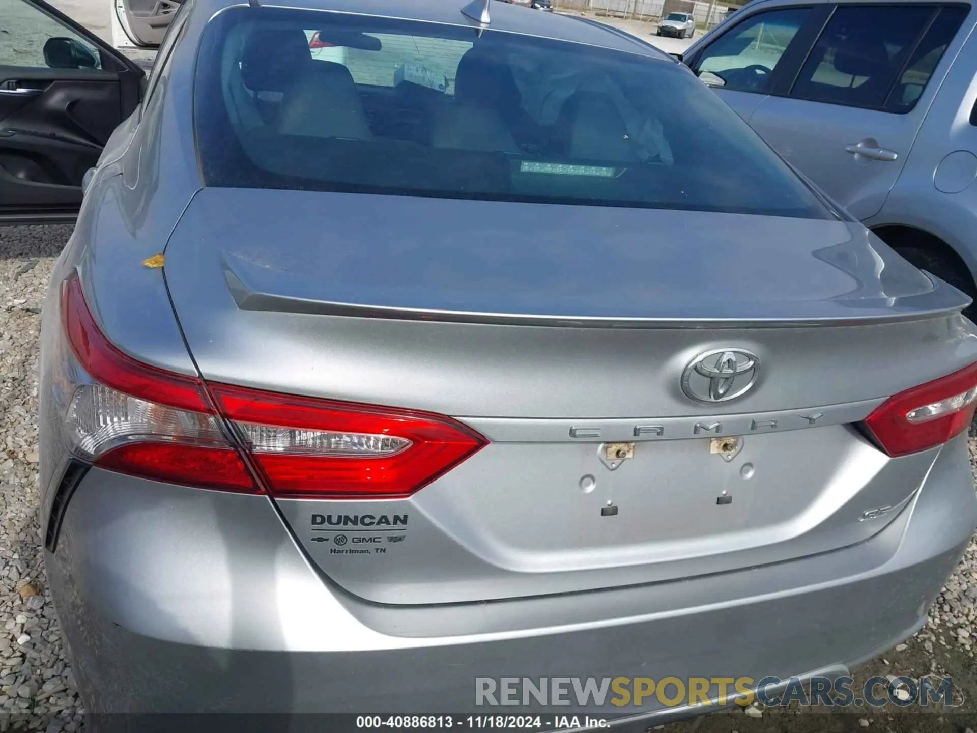 16 Photograph of a damaged car 4T1B11HK6KU759275 TOYOTA CAMRY 2019