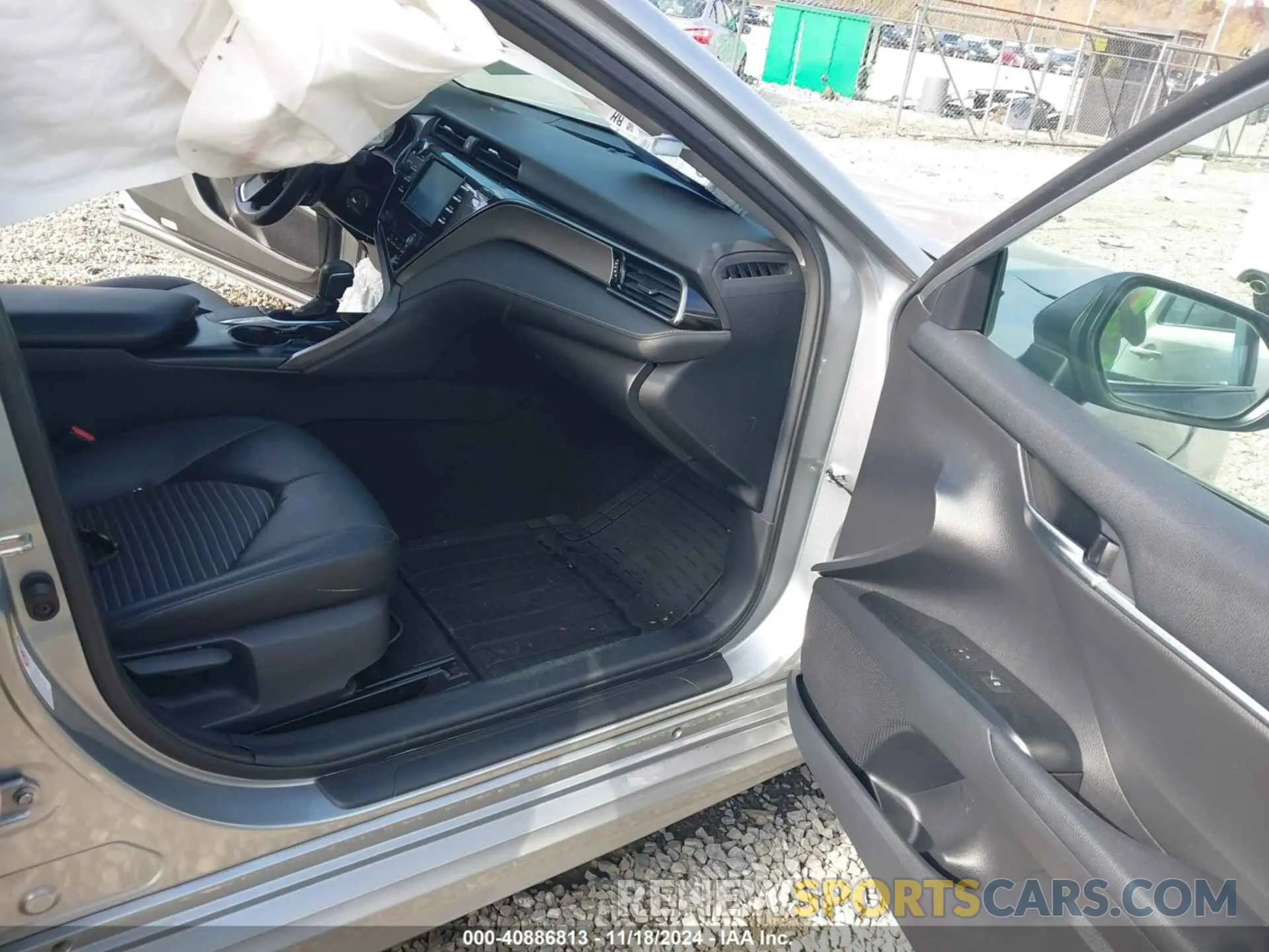 5 Photograph of a damaged car 4T1B11HK6KU759275 TOYOTA CAMRY 2019