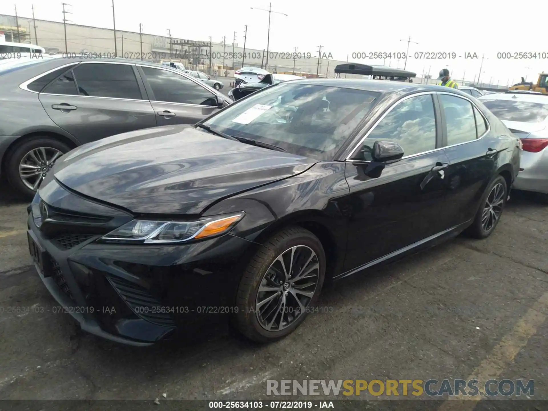 2 Photograph of a damaged car 4T1B11HK6KU761110 TOYOTA CAMRY 2019