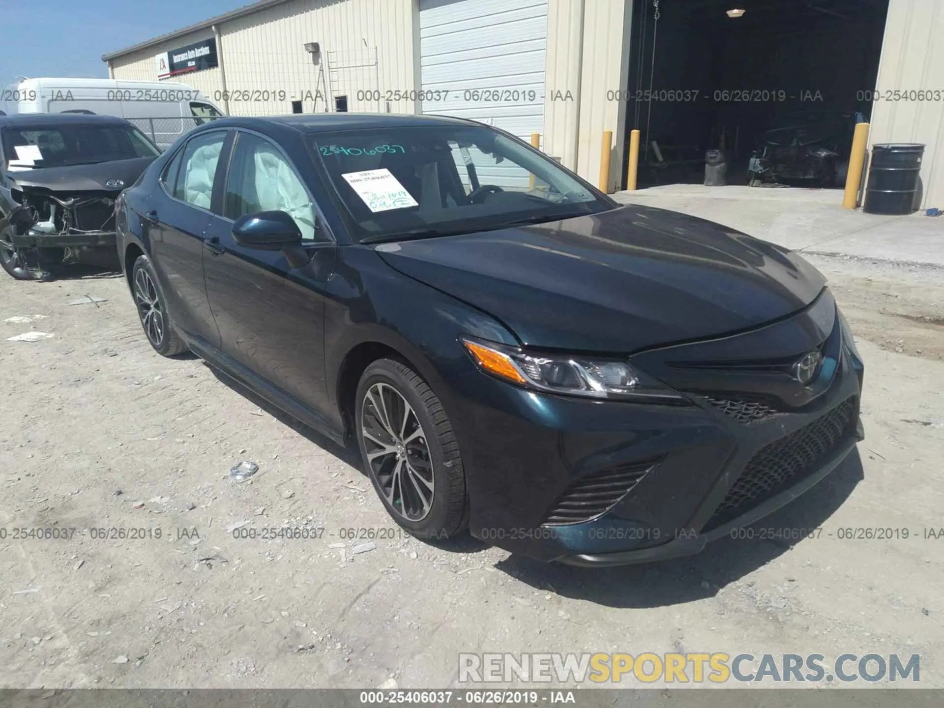 1 Photograph of a damaged car 4T1B11HK6KU761849 TOYOTA CAMRY 2019