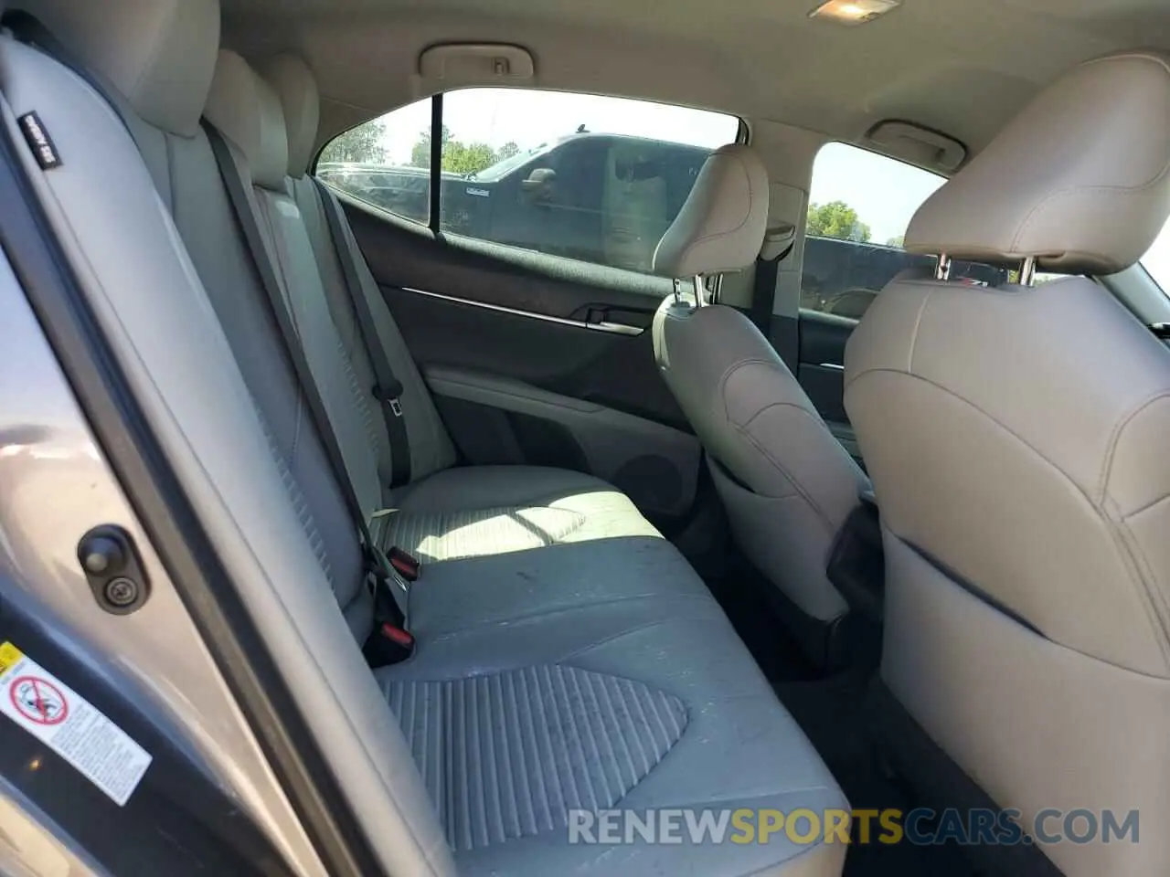 11 Photograph of a damaged car 4T1B11HK6KU767313 TOYOTA CAMRY 2019