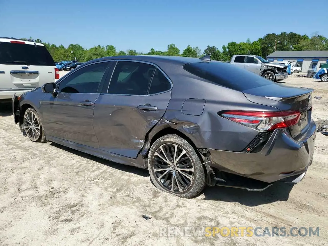 2 Photograph of a damaged car 4T1B11HK6KU767313 TOYOTA CAMRY 2019